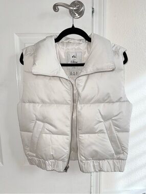 Abercrombie & Fitch Ultra Mini Puffer Vest - Cream White